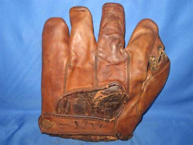 Dave Robertson Thomas E. Wilson 651 Back